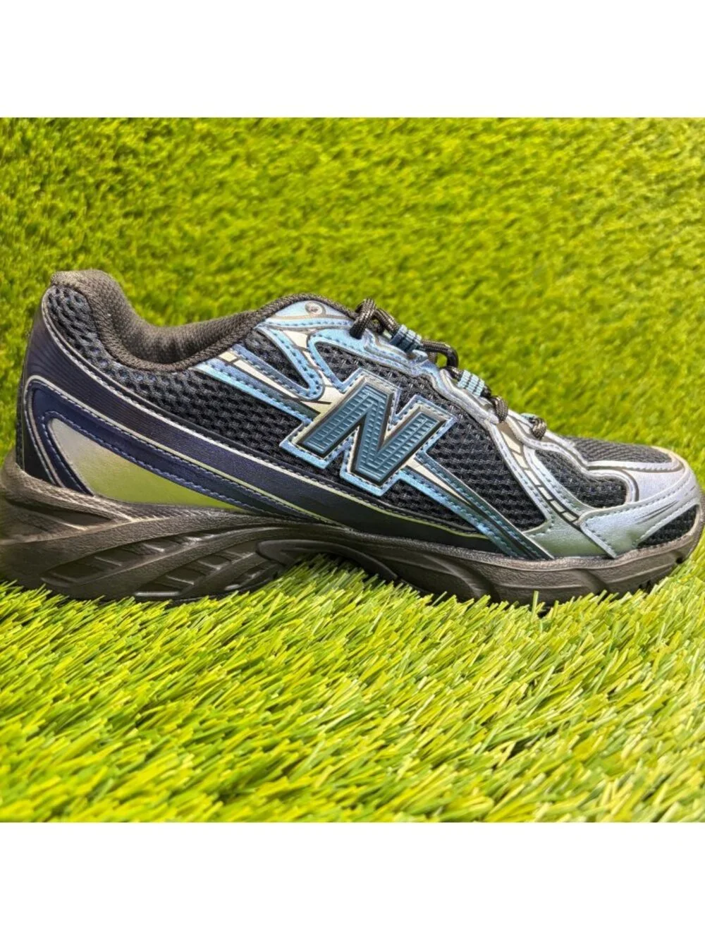 New Balance 740 Boys Size 5.5Y Blue Black Silver Athletic Running Shoes Sneakers